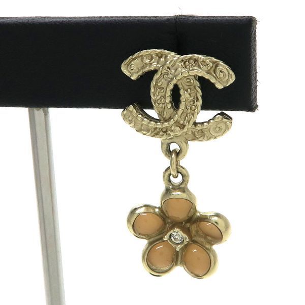 chanel a19v earrings side view