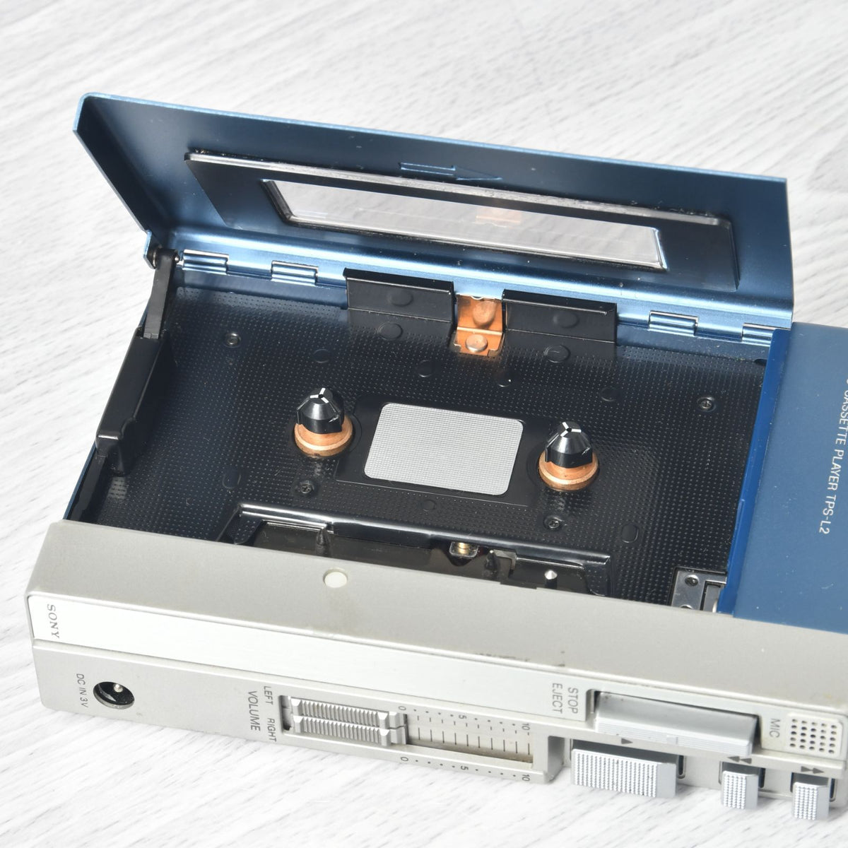 sony tps-l2 cassette player interior details