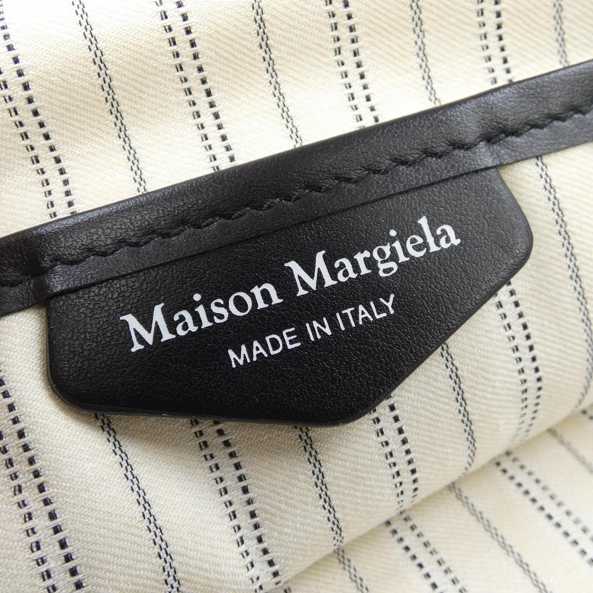 maison margiela beige handbag accessories included