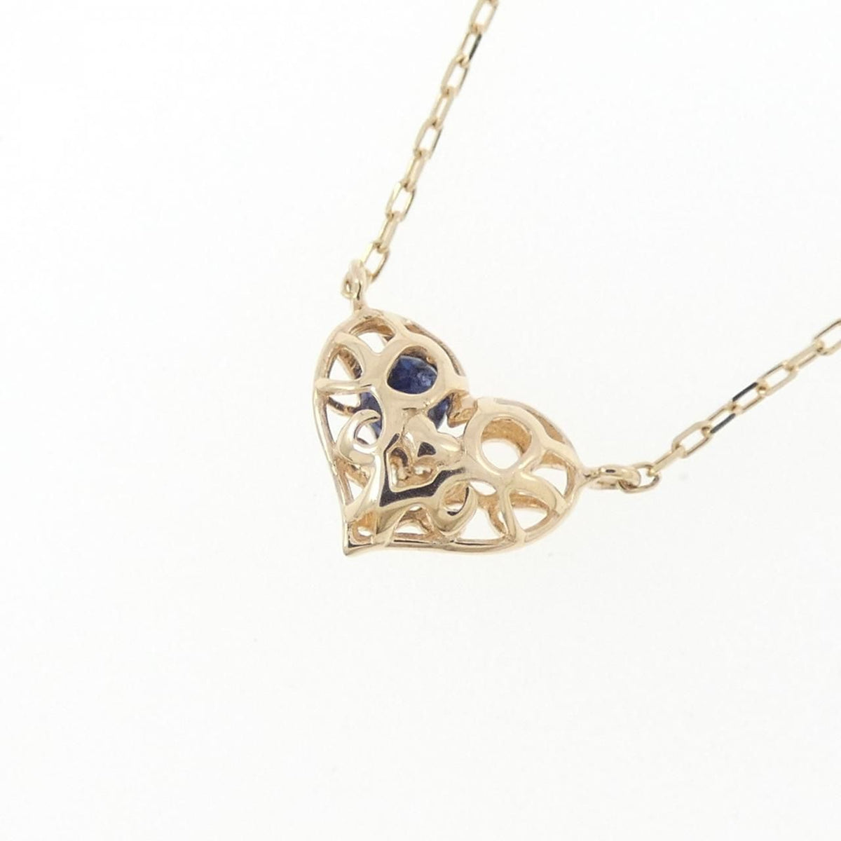necklace side view