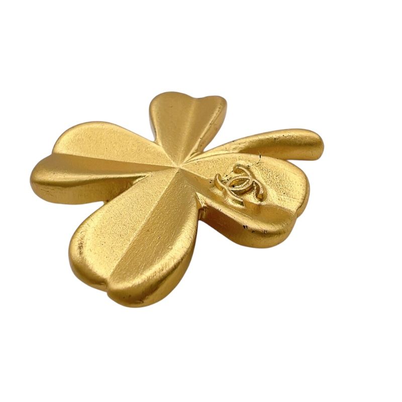 chanel brooch front view