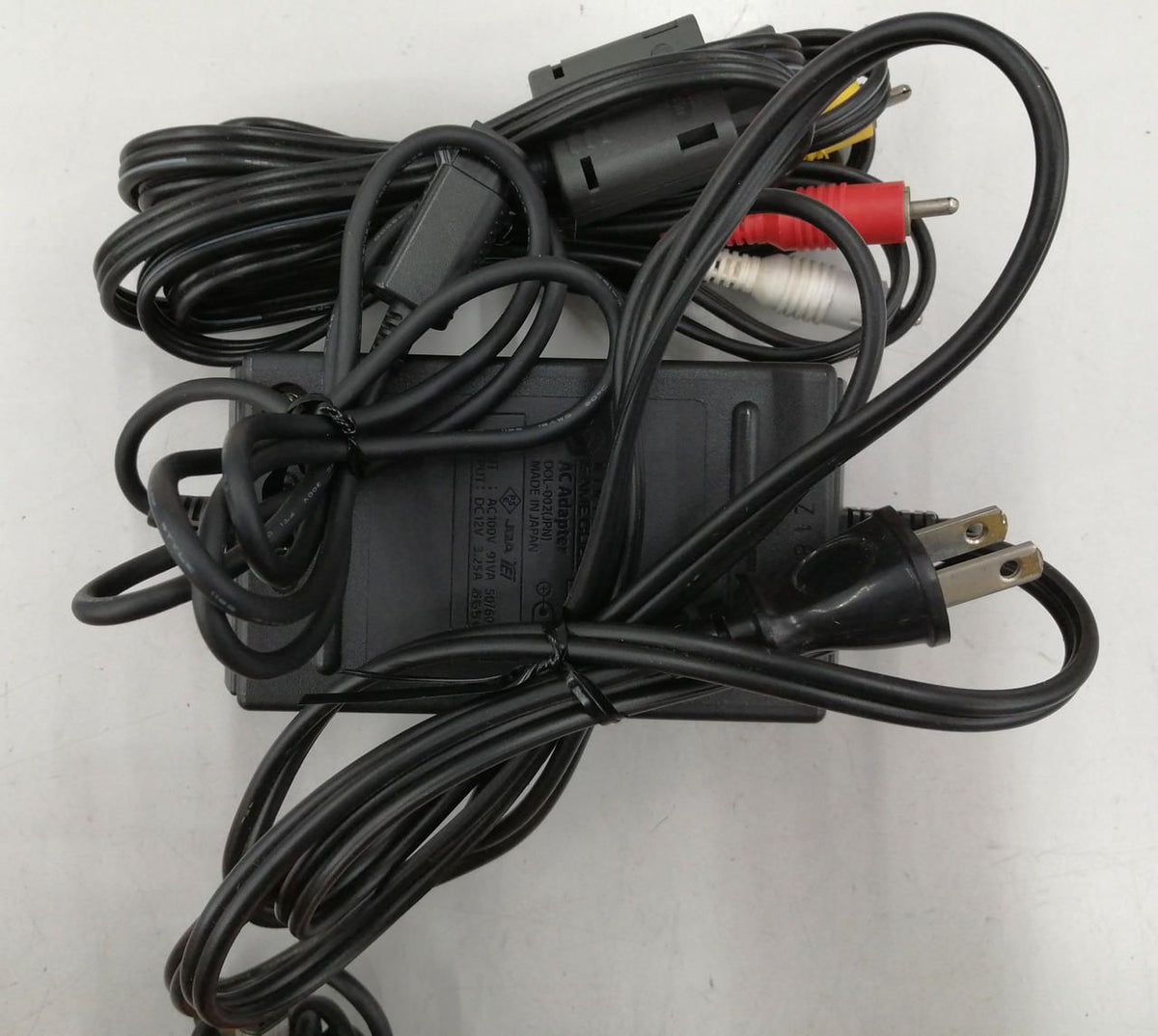 nintendo dol-001 video game console interior details