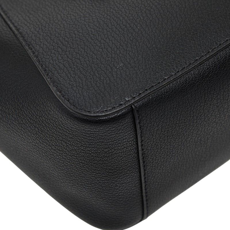 handbag accessories included