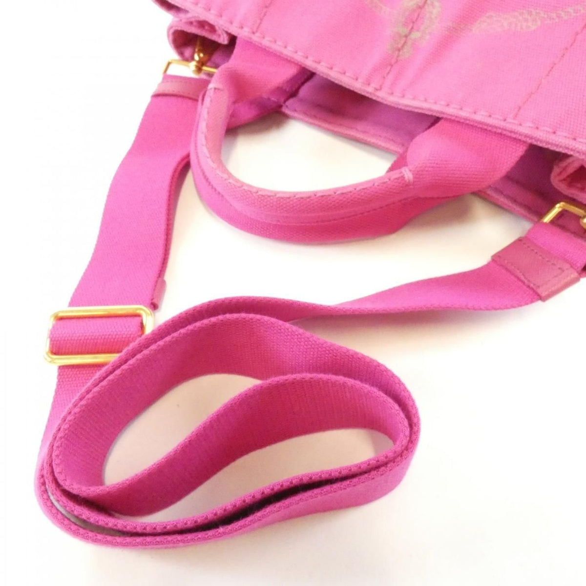 prada b2439g tote bag interior details
