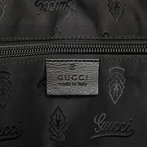 gucci briefcase accessories included