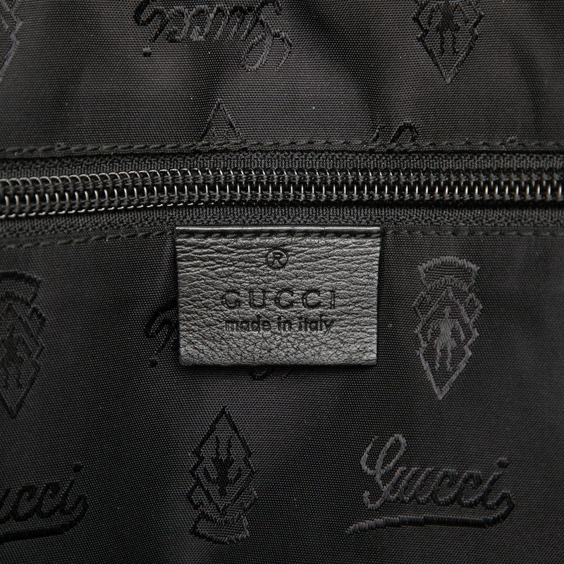gucci briefcase accessories included