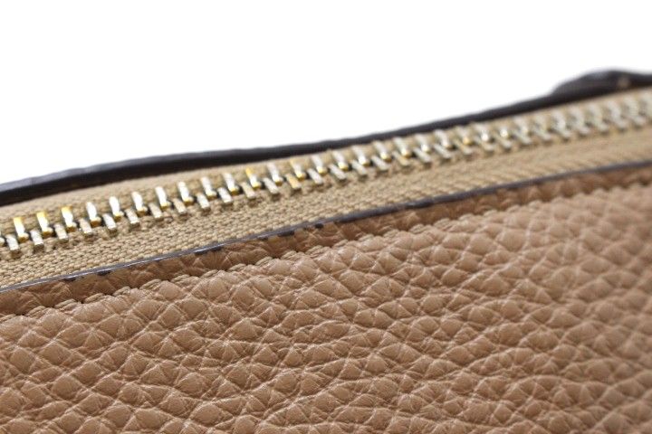 coach c6229 beige shoulder bag markings and labels