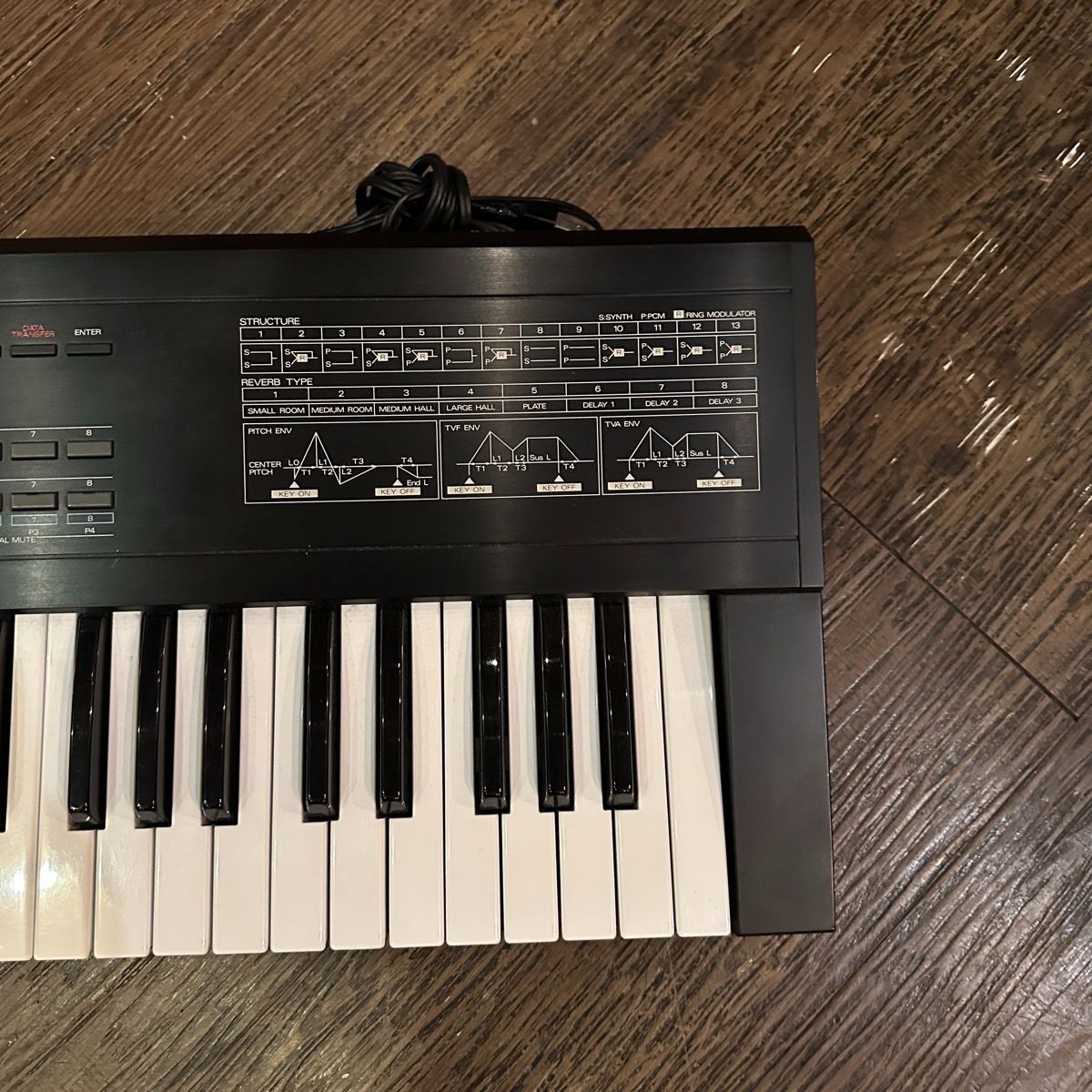roland d-20 keyboards & synth accessories included