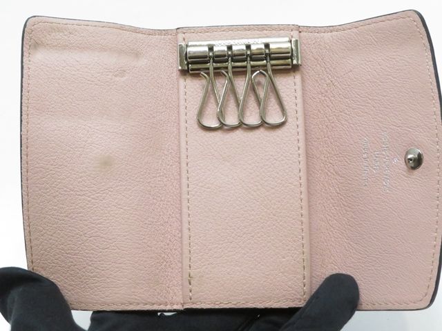louis vuitton m64056 pink key case interior details