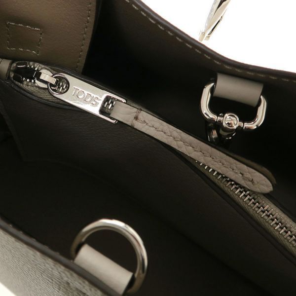 tod's shoulder bag functional details