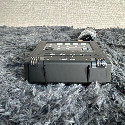 roland r-44 audio recorder condition details