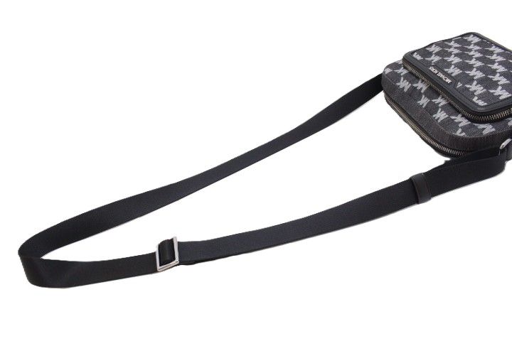 michael kors grey shoulder bag accessories included