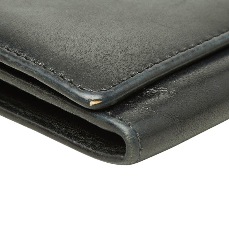 wallet accessories included