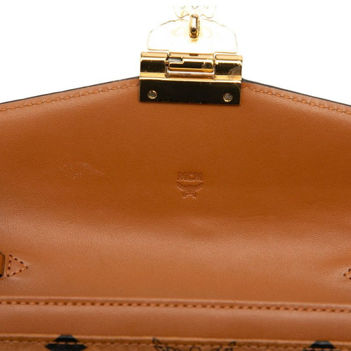 wallet accessories included