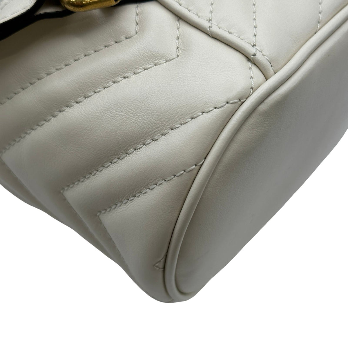 gucci shoulder bag functional details