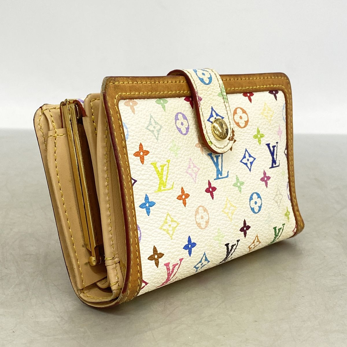 Louis Vuitton M92987 Wallet