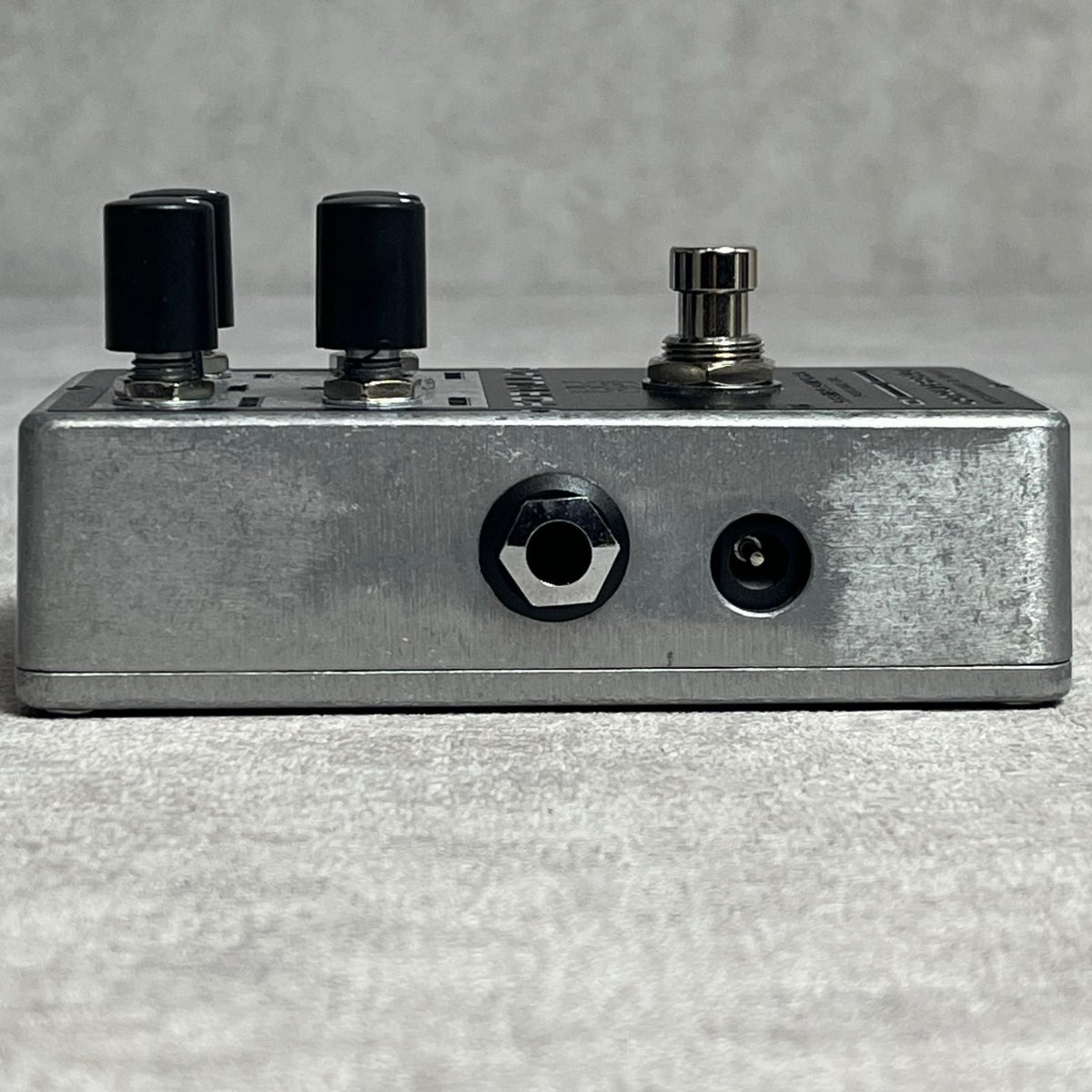 guitar effector side view