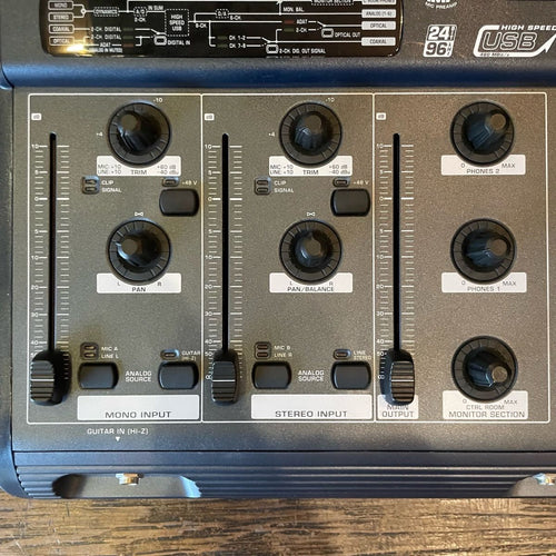 behringer bca-2000 audio interface rear view