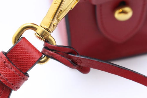 prada shoulder bag markings and labels
