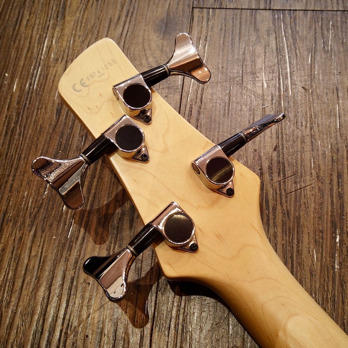 ibanez sr-360 bass guitar functional details