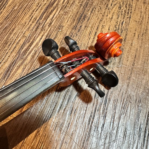 suzuki no.220 string instrument accessories included