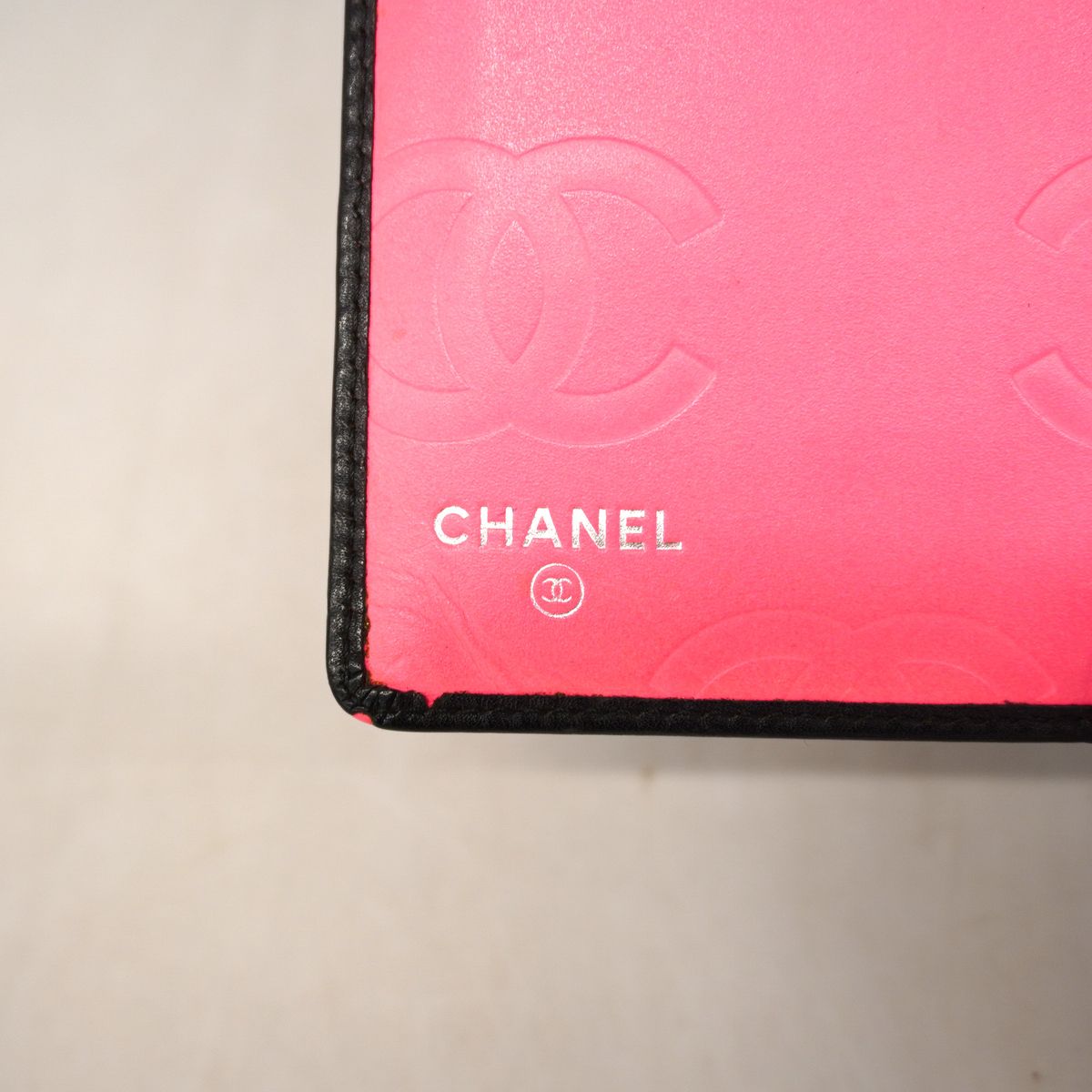 chanel wallet side view