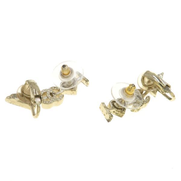 chanel a17p earrings side view