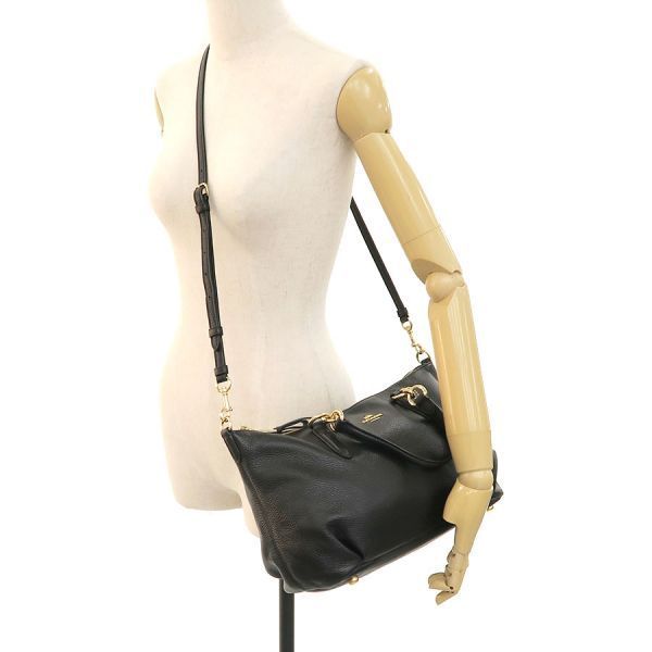 coach f30565 shoulder bag markings and labels