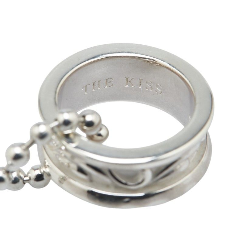 the kiss necklace accessories included
