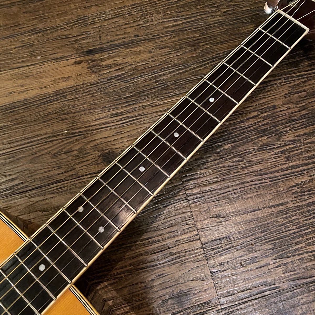 yamaha fg-421 acoustic guitar side view