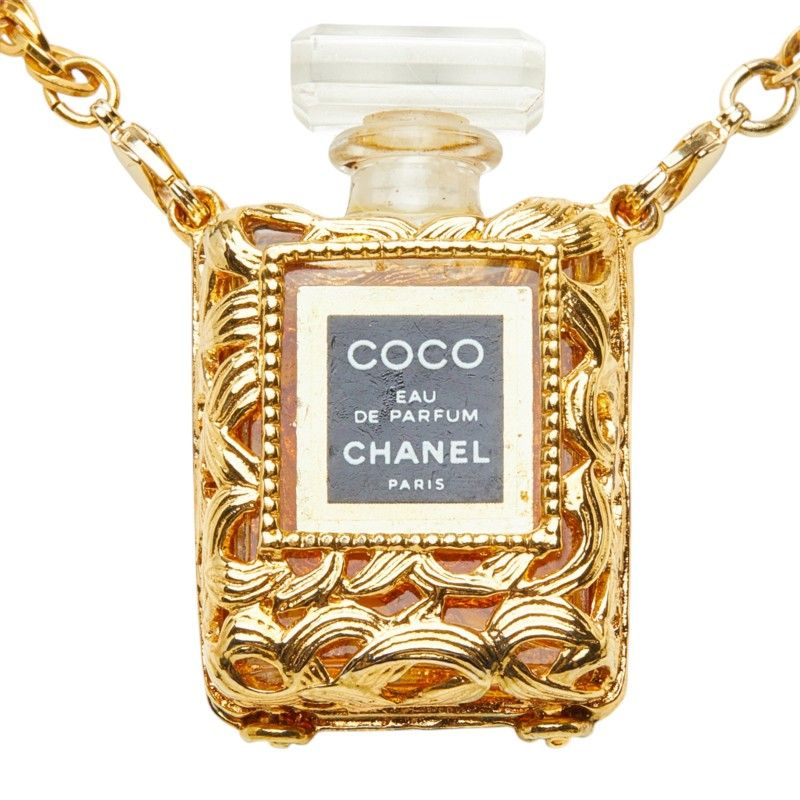 chanel necklace front view