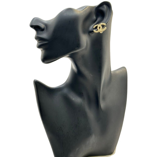chanel earrings interior details