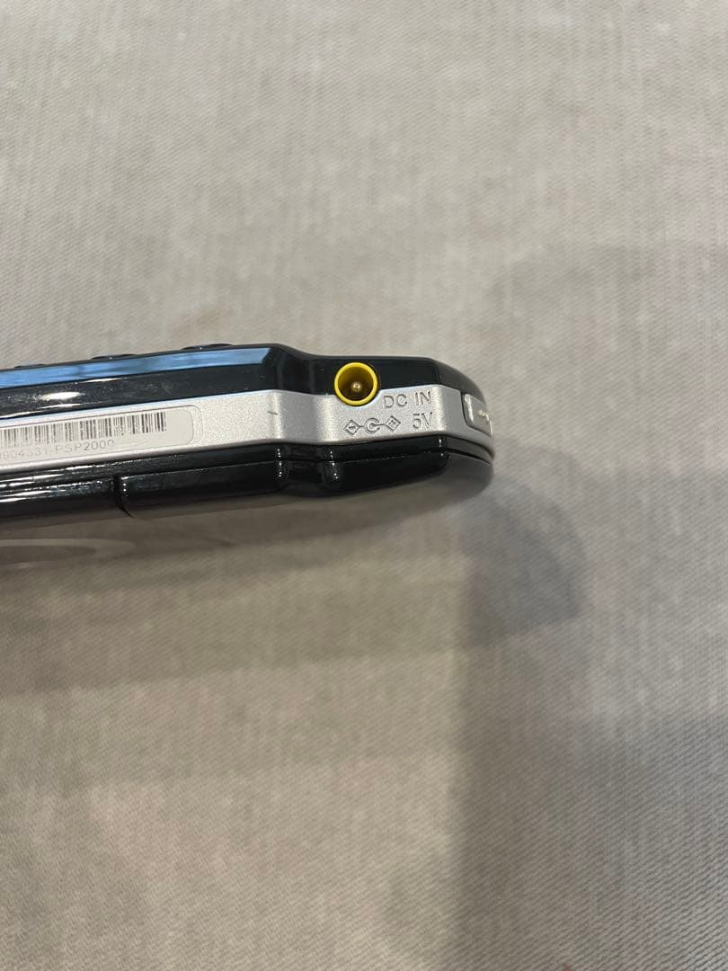 sony psp-2000 handheld console markings and labels
