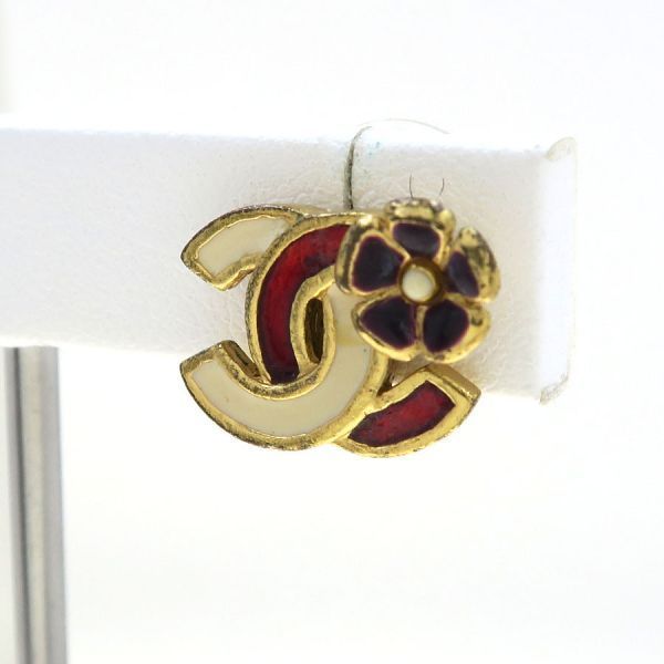 chanel earrings rear view