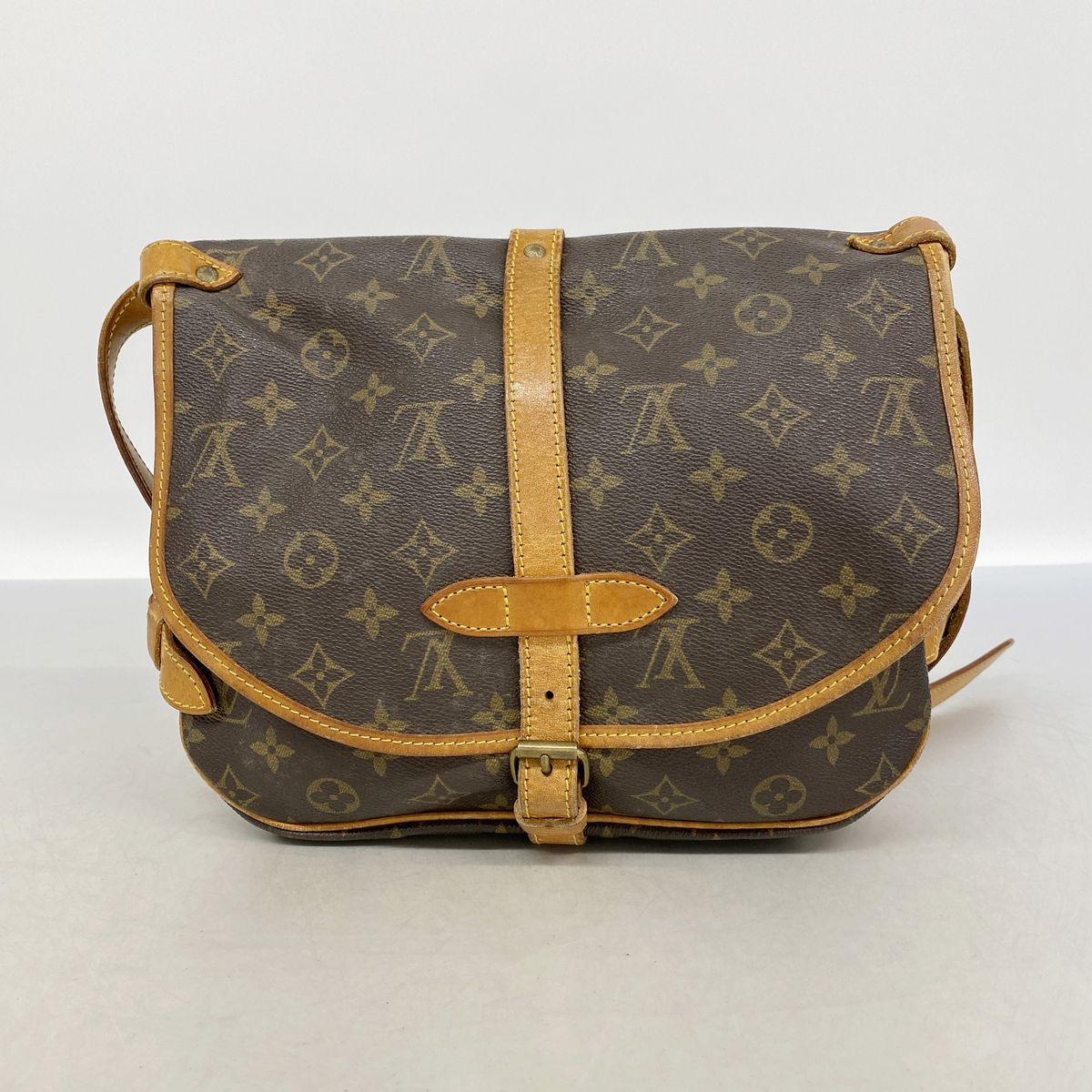 louis vuitton m42256 shoulder bag markings and labels