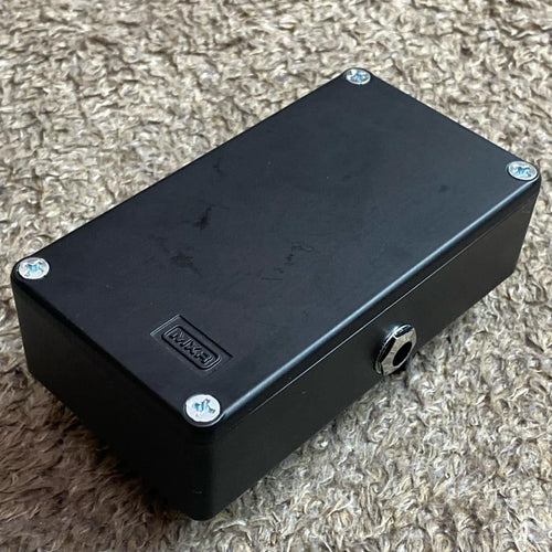 effects pedal rear view
