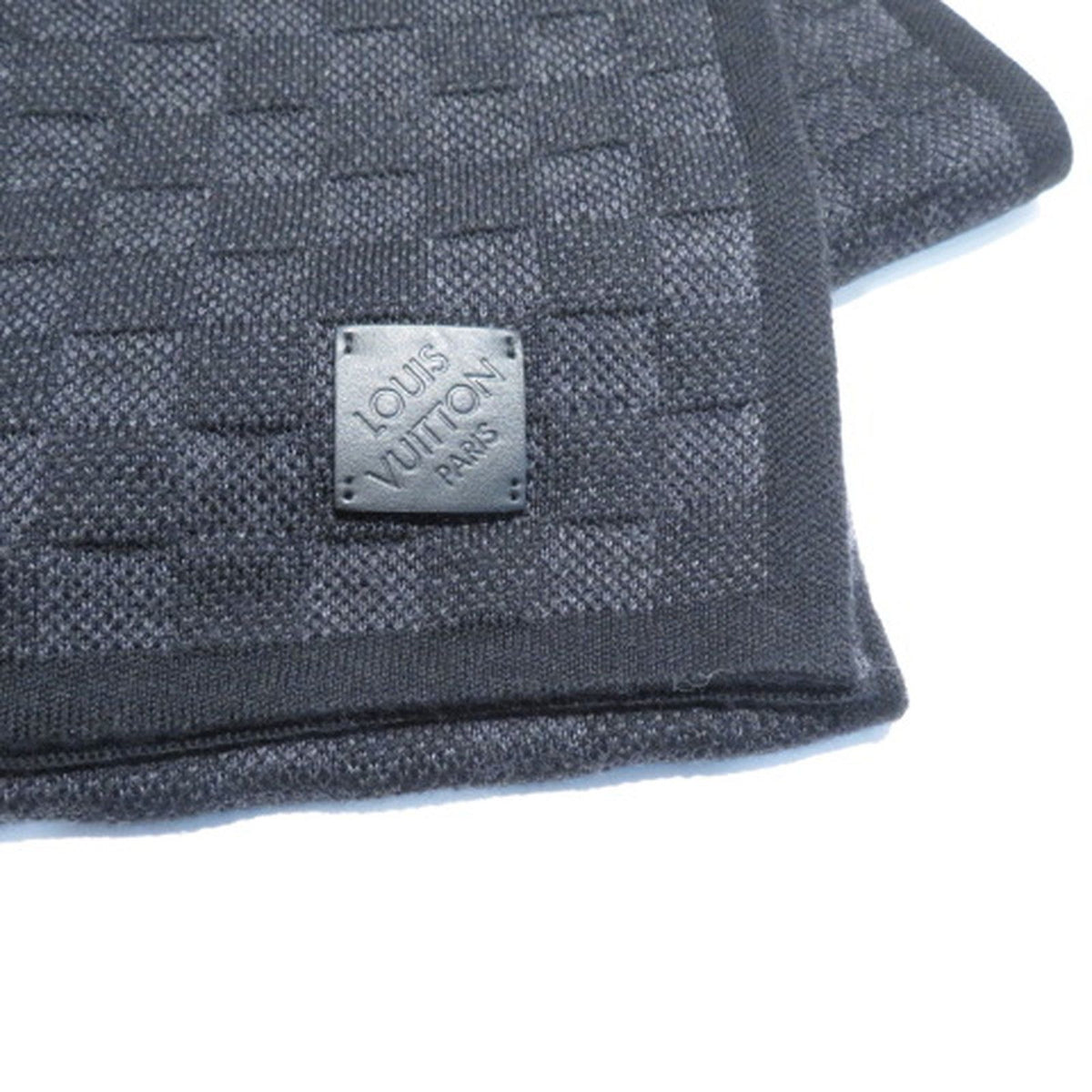 Louis Vuitton M77988 Scarf – Grey