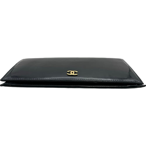 chanel wallet accessories included