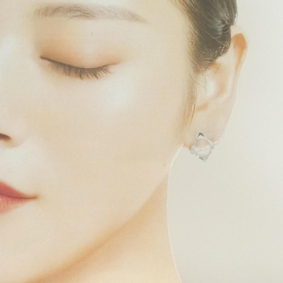 earrings side view