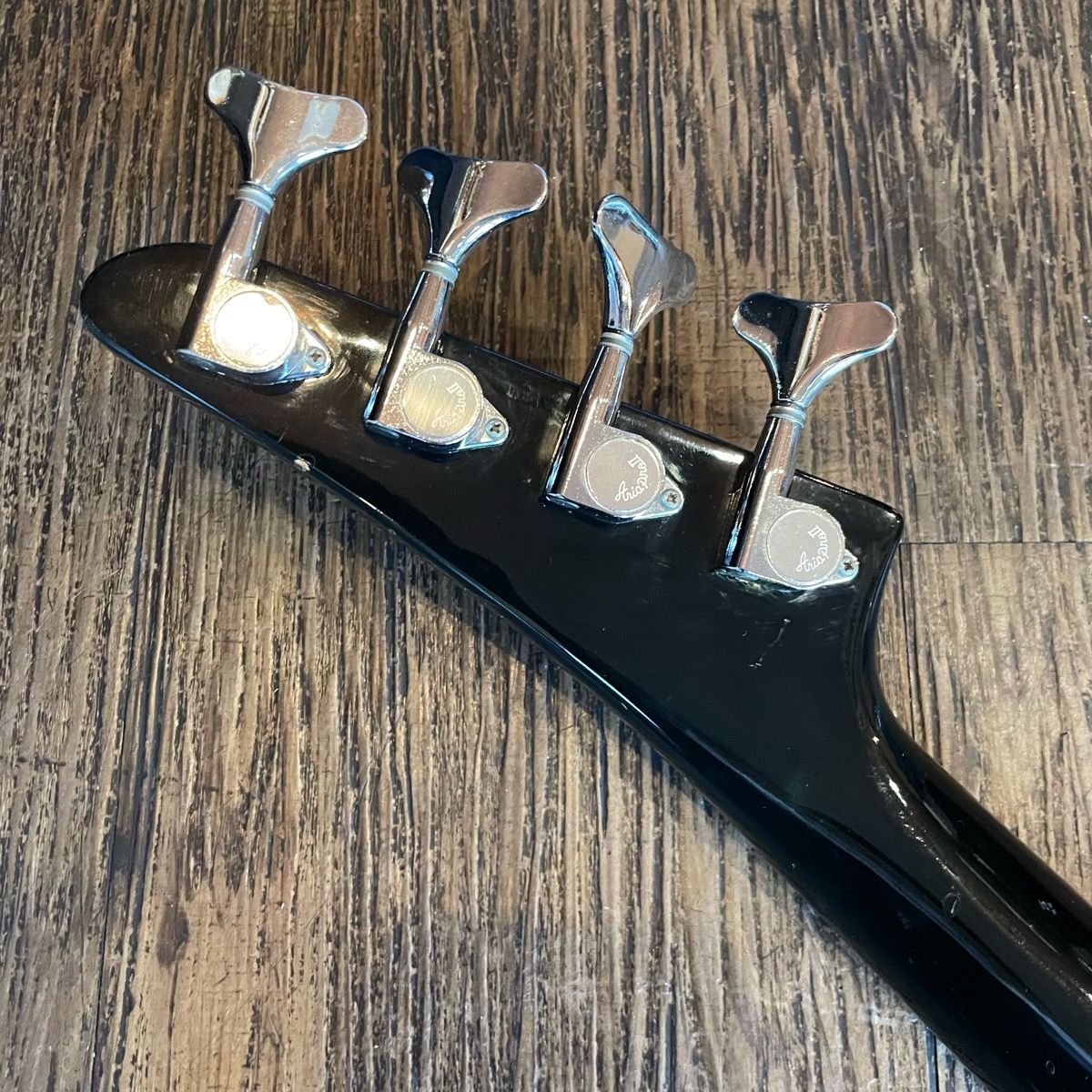 aria bass guitar functional details