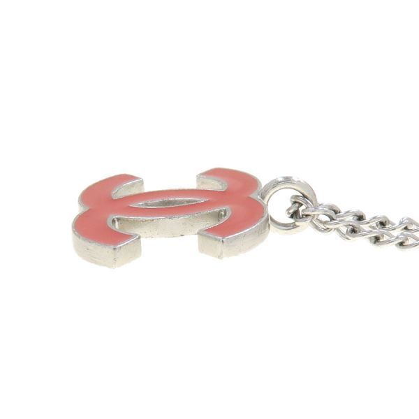 chanel necklace rear view