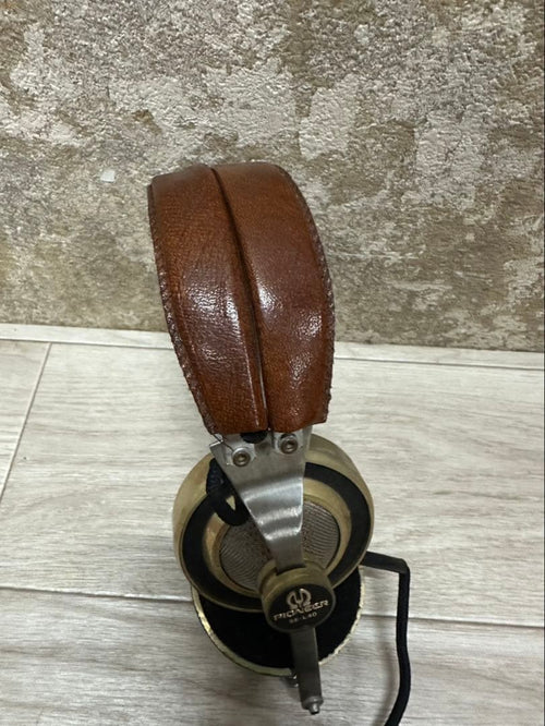 pioneer se-l40 headphones side view
