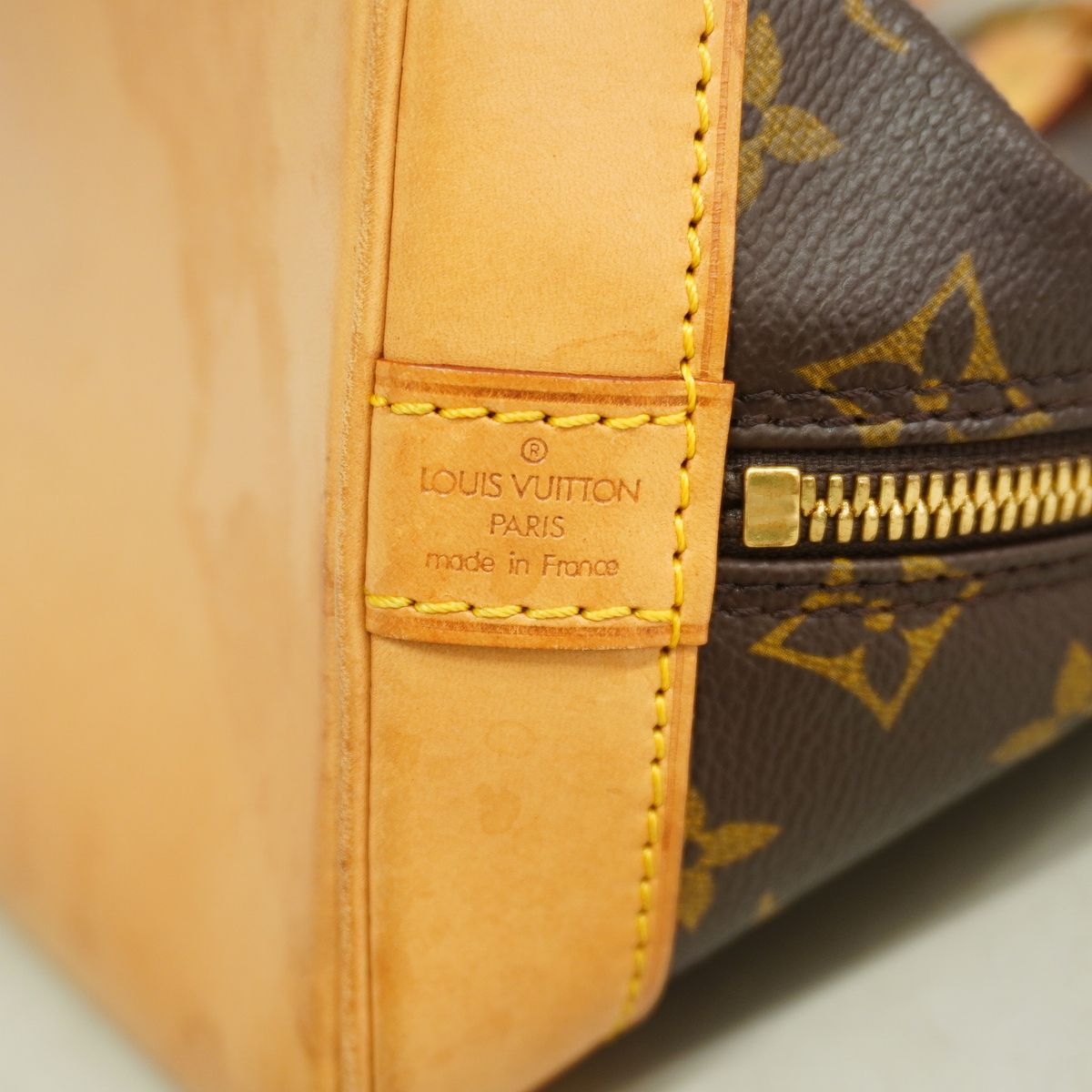 louis vuitton m51130 handbag accessories included