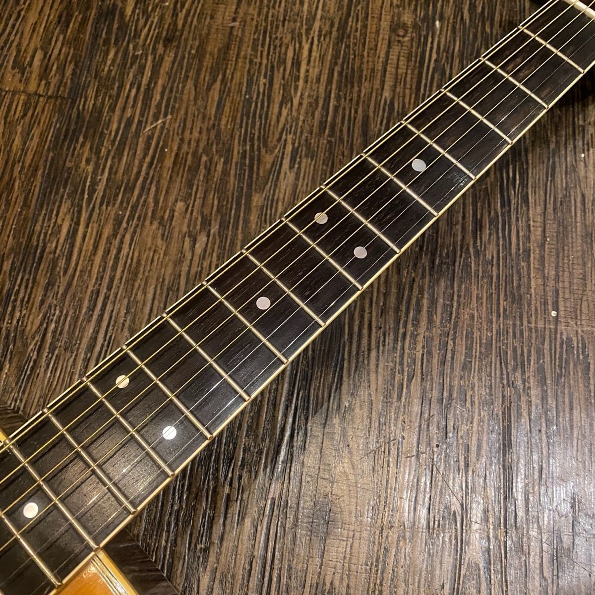 aria w-200 acoustic guitar side view