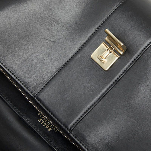 bally shoulder bag functional details