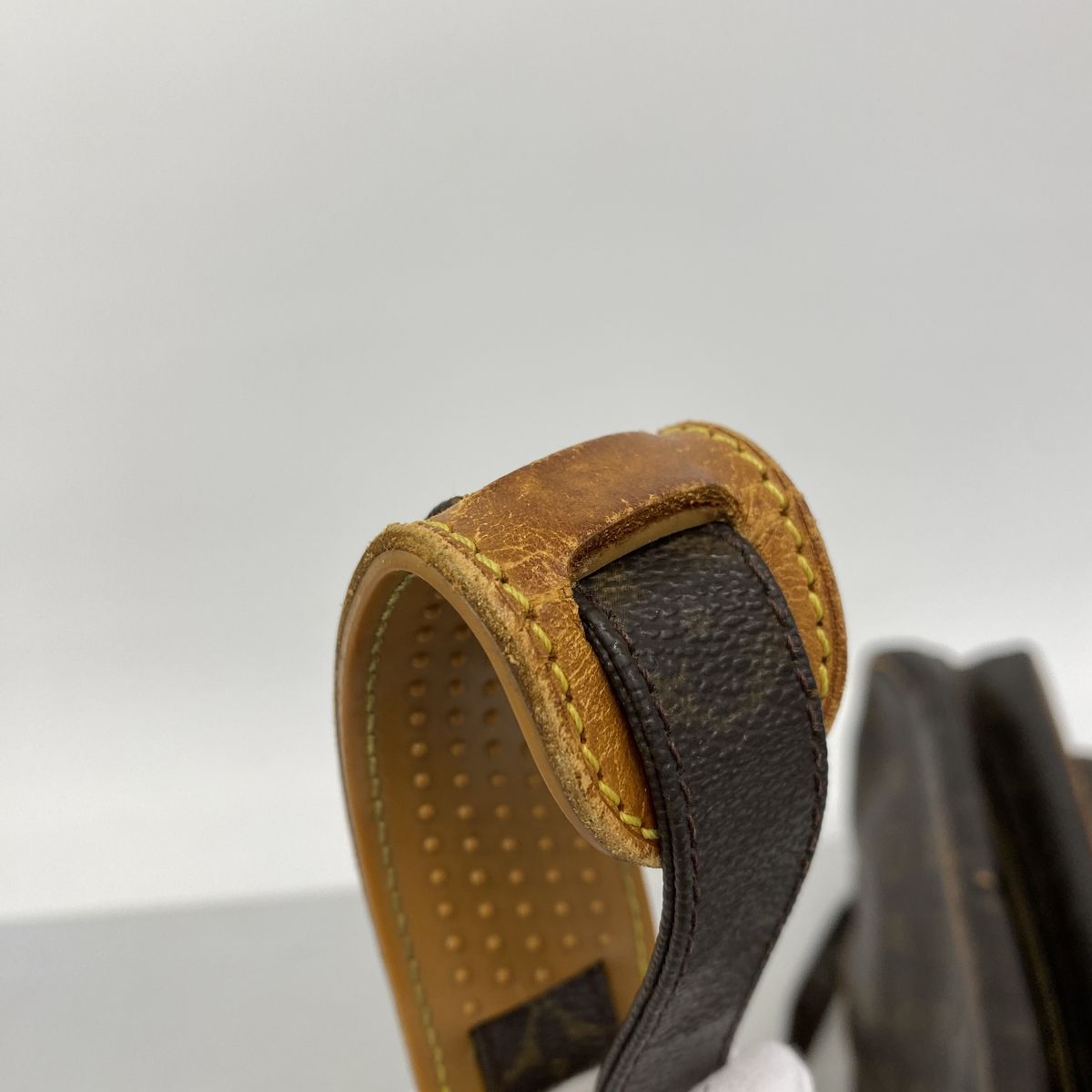 louis vuitton m45244 shoulder bag markings and labels