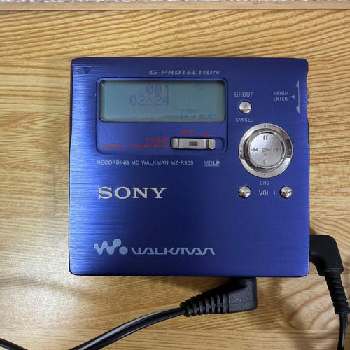 sony mz-r909 minidisc player front view