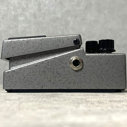 boss fz-1w grey guitar effector rear view
