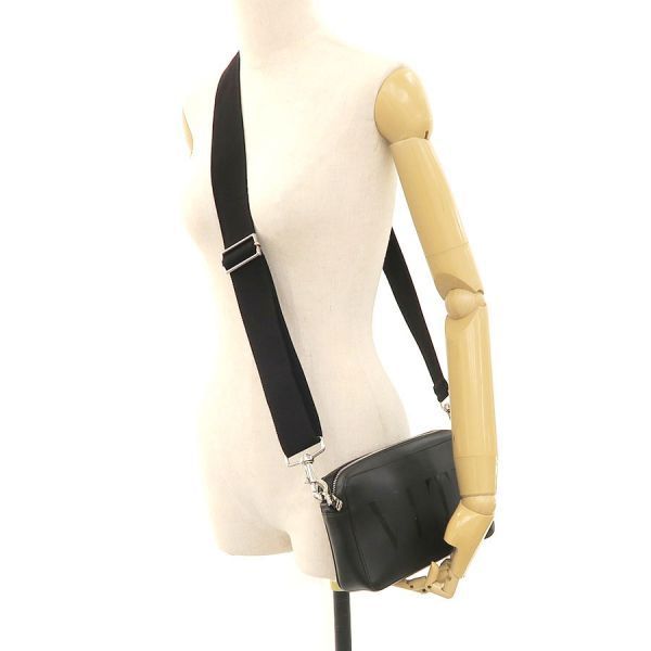 valentino garavani shoulder bag markings and labels