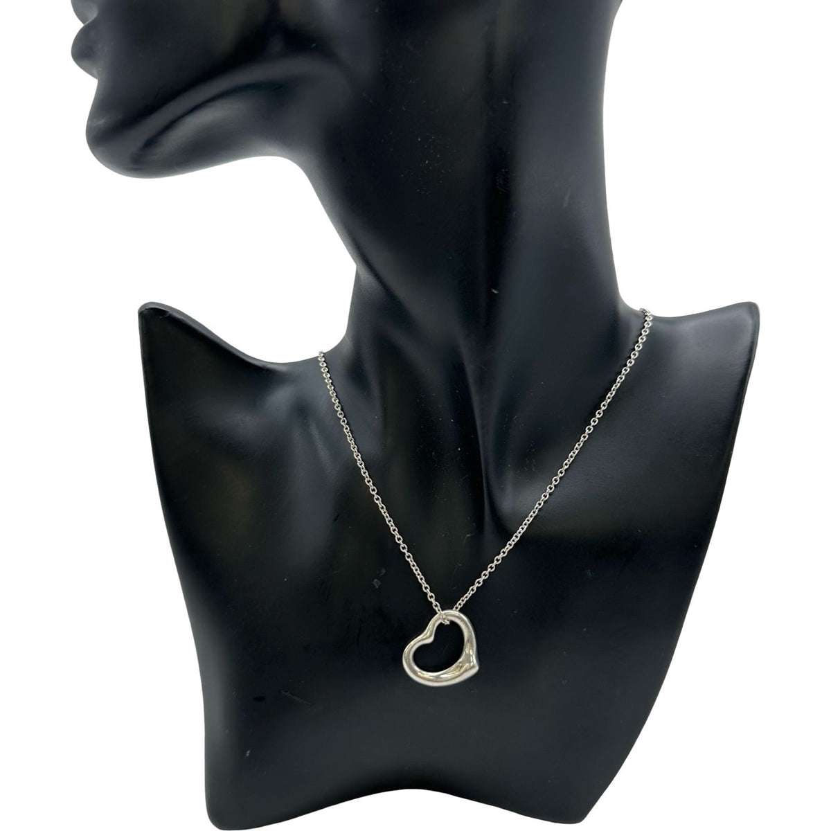 necklace condition details